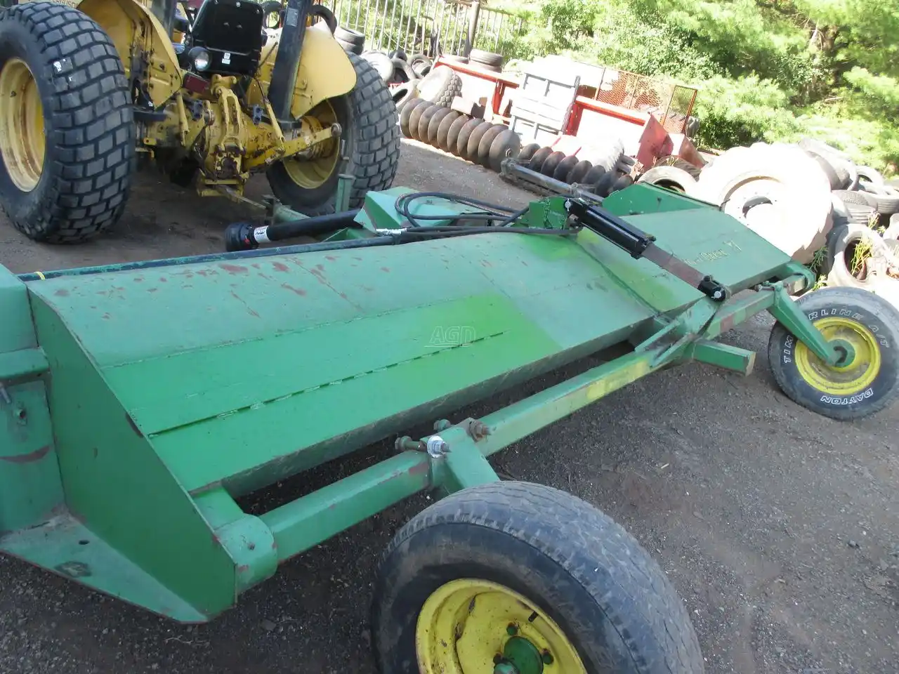 Gallery image 2 for Used John Deere 27 Flail Shredder