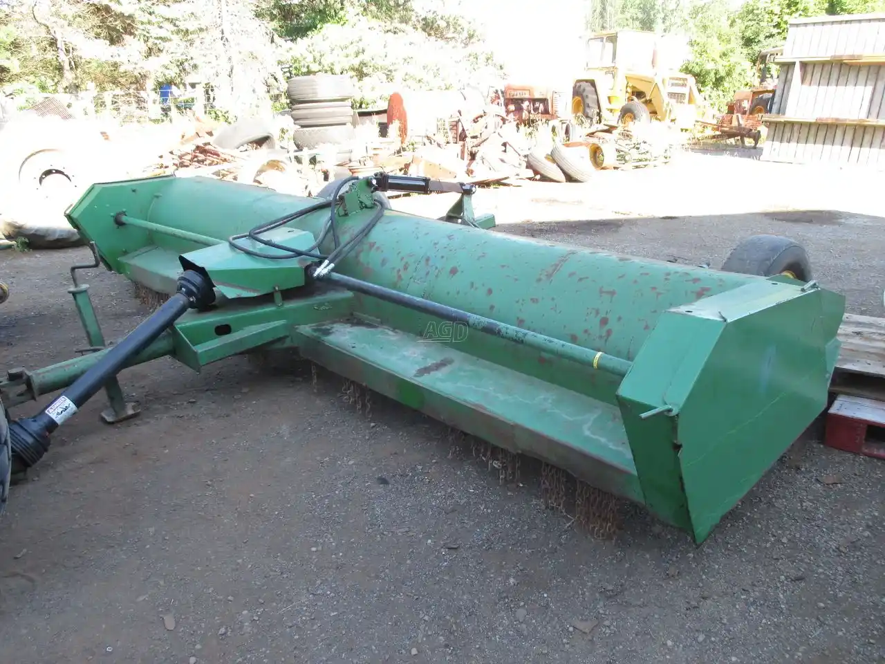Gallery image 1 for Used John Deere 27 Flail Shredder