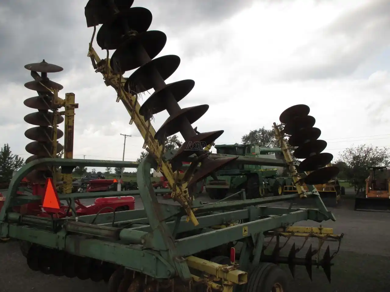 Gallery image 1 for Used John Deere 230 Disc