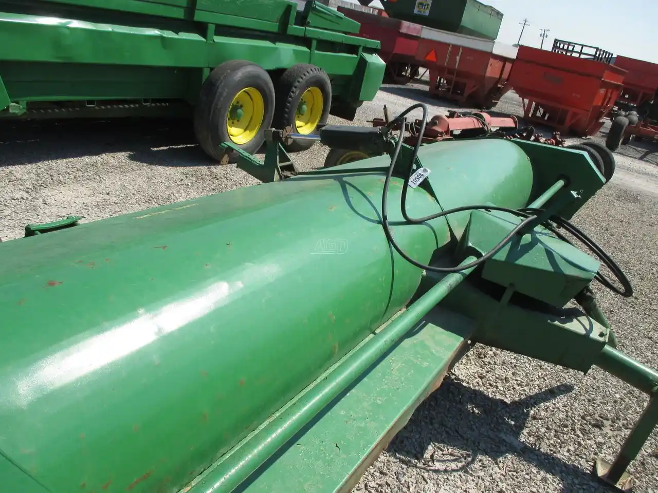 Gallery image 2 for Used John Deere 27 Crop Chopper