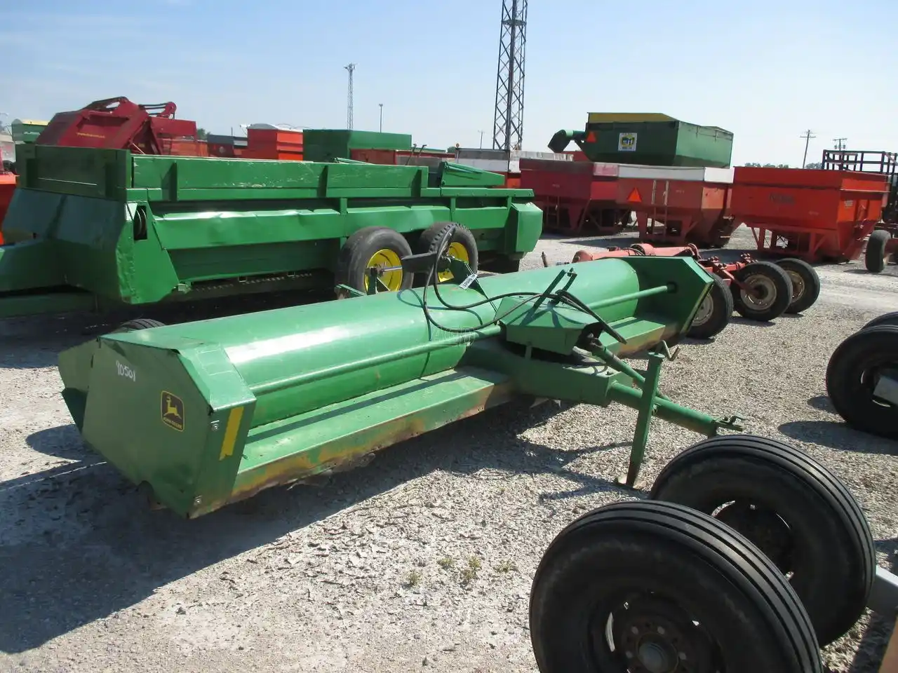 Gallery image 1 for Used John Deere 27 Crop Chopper