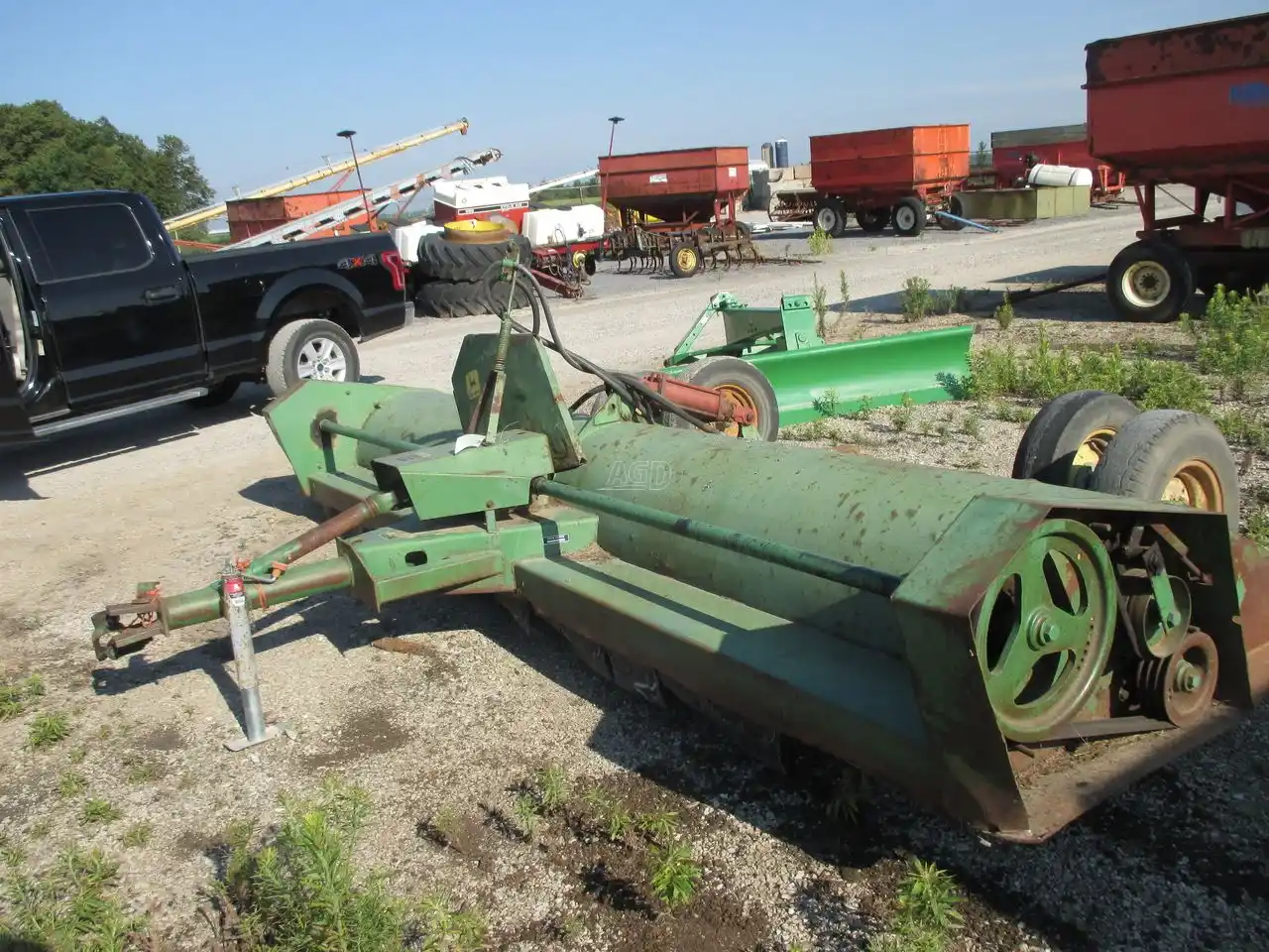 Gallery image 2 for Used John Deere 27 Crop Chopper