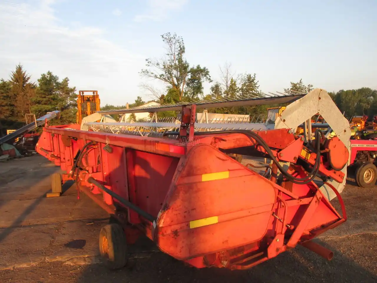 Gallery image 2 for Used Massey Ferguson 9750 Header - Flex