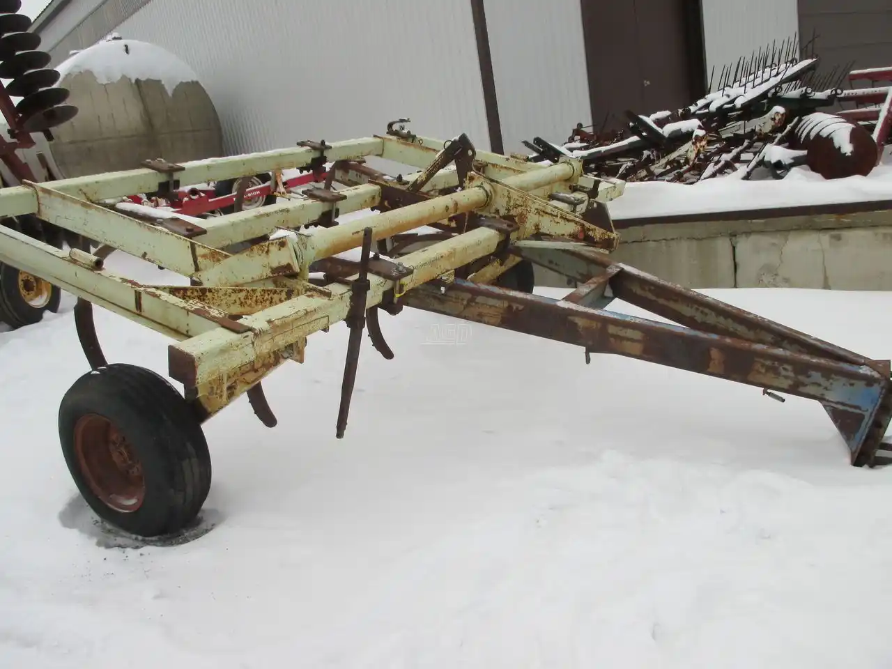 Gallery image 2 for Used DMI Misc Chisel Plow
