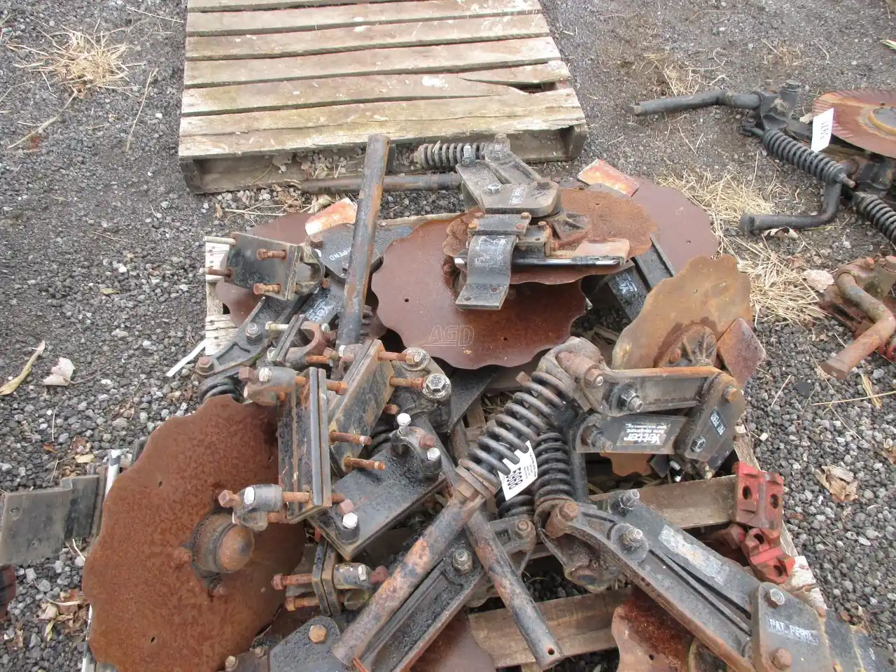 Gallery image 2 for Used Yetter Coulters Parts New-Used