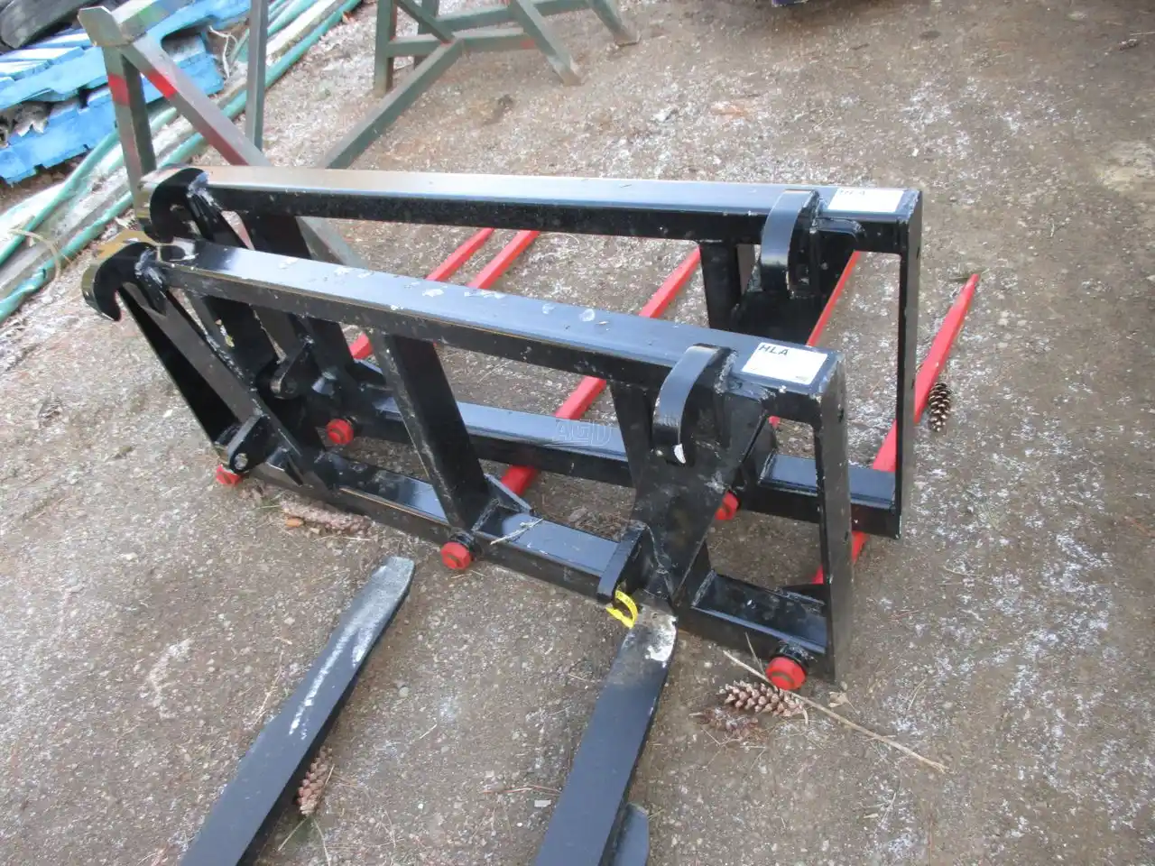 Gallery image 1 for New HLA Attachments DE50A0600 Bale Spear