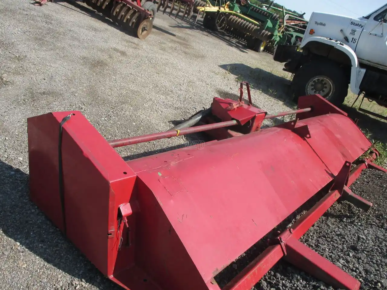 Gallery image 1 for Used John Deere 27 Flail Shredder