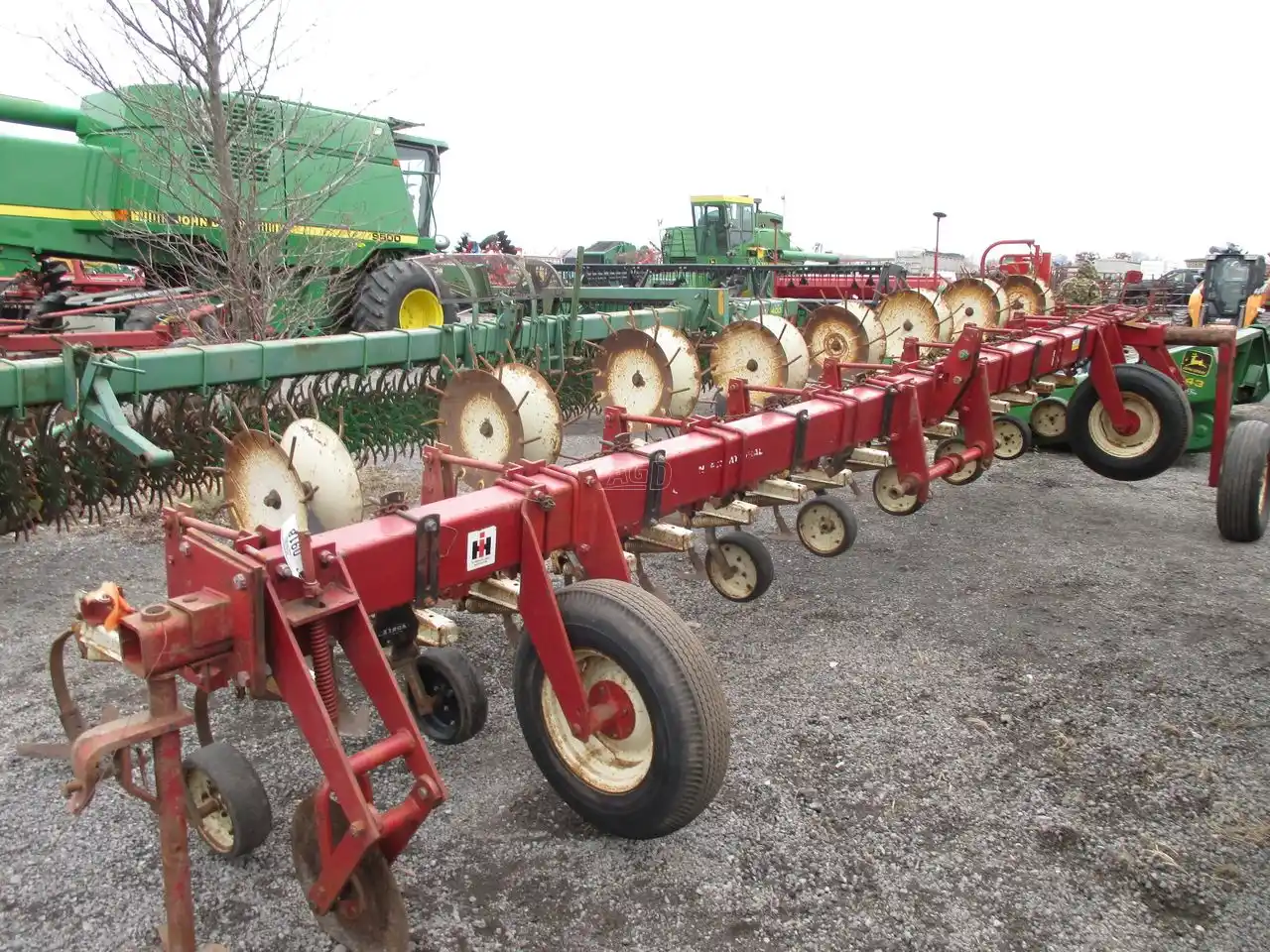 Gallery image 2 for Used International Harvester Misc Row Crop Cultivator