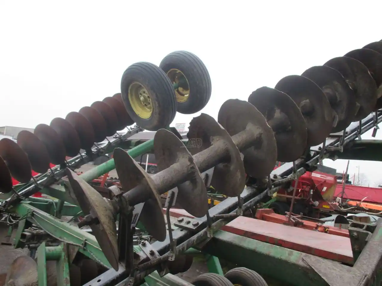 Gallery image 2 for Used John Deere 220 Disc