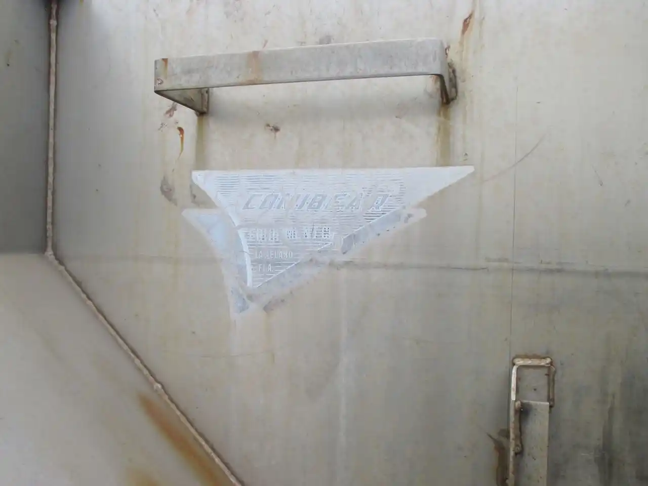 Gallery image 2 for Used Coni-Bear Spreader - Fertilizer