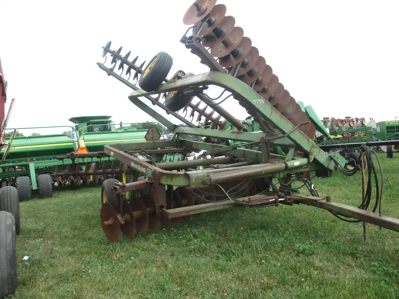 Gallery image 2 for Used John Deere 235 Disc