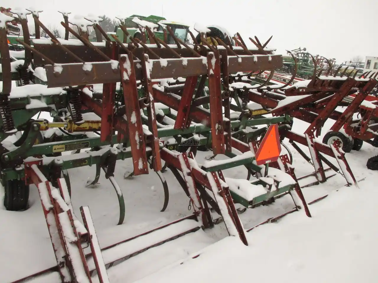 Gallery image 2 for Used John Deere 1010 Cultivator
