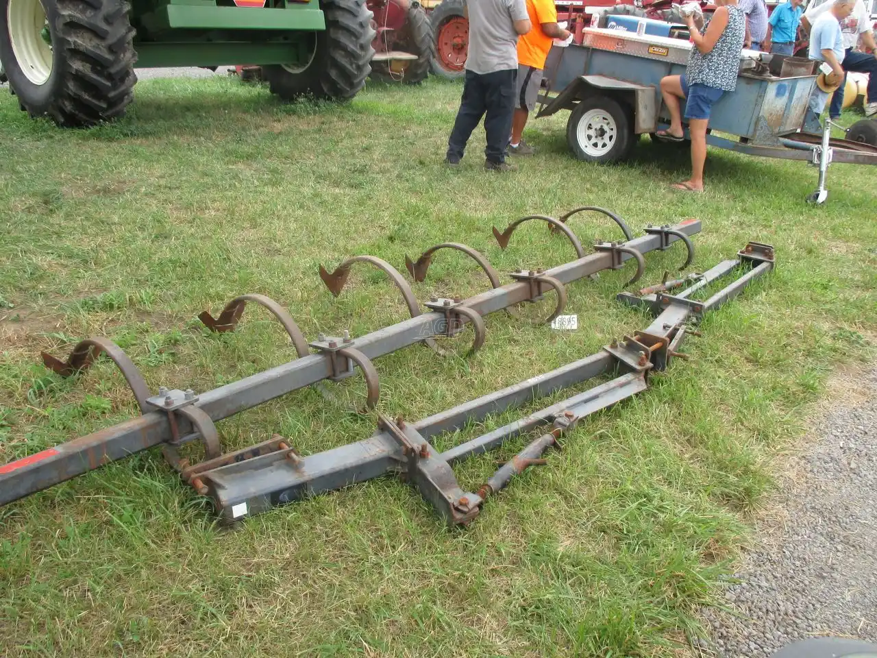 Gallery image 2 for Used John Deere RM Row Crop Cultivator