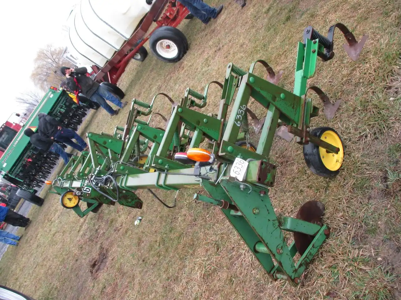 Gallery image 1 for Used John Deere 825 Cultivator