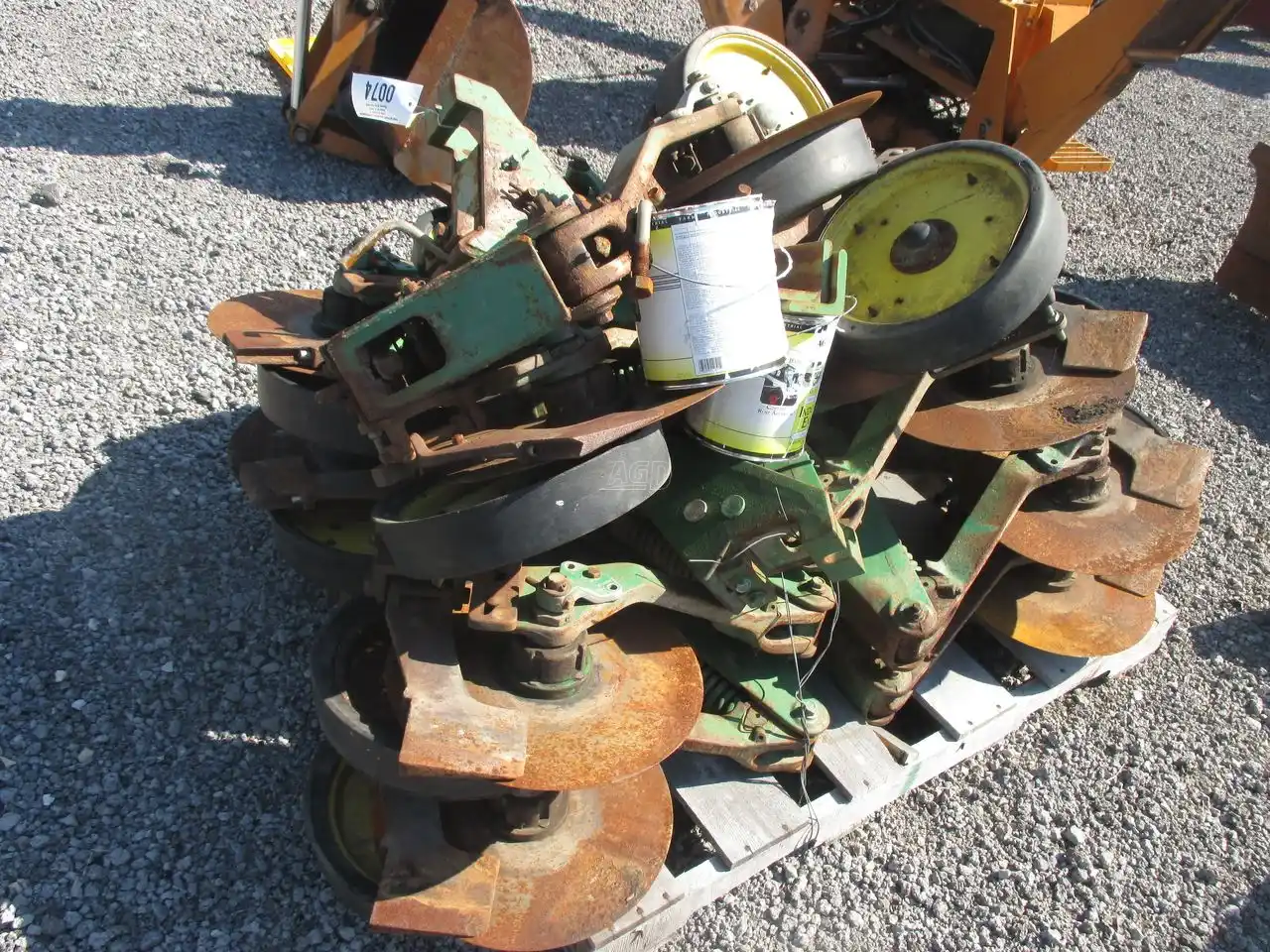 Gallery image 2 for Used John Deere Coulters Parts New-Used