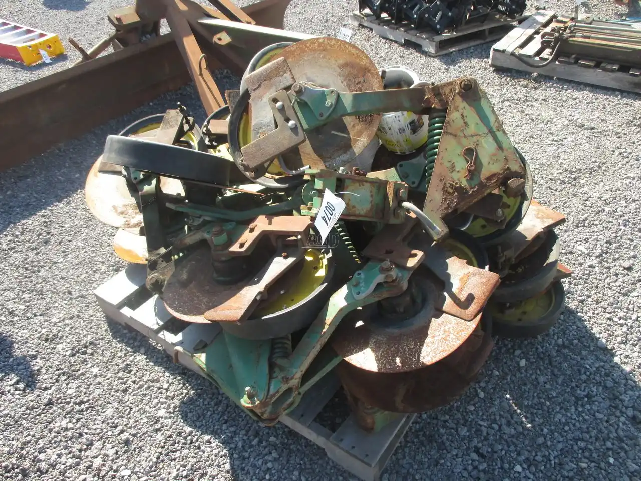 Gallery image 1 for Used John Deere Coulters Parts New-Used