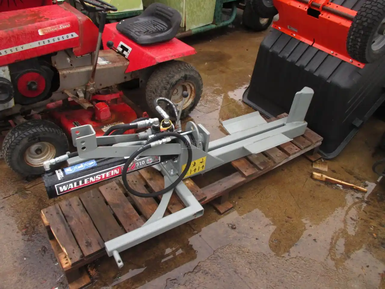 Gallery image 1 for New Wallenstein WX310 Wood Splitter