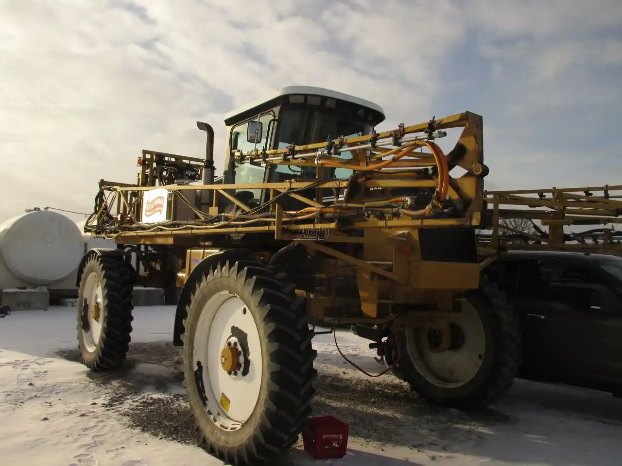 Gallery image 2 for Used RoGator 854 Sprayer - Self Propelled