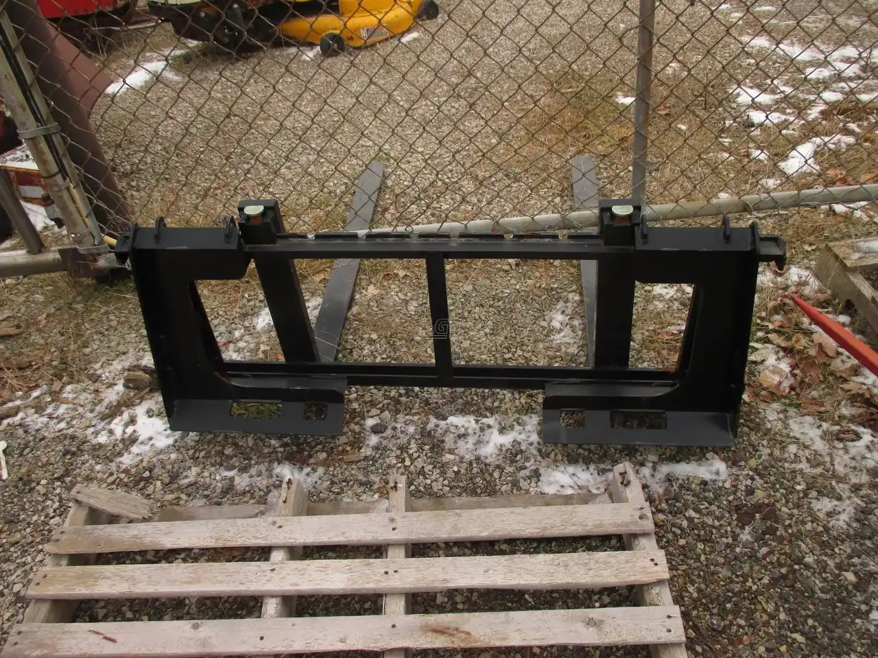 Gallery image 2 for New Horst Welding 900 Lbs Pallet Fork