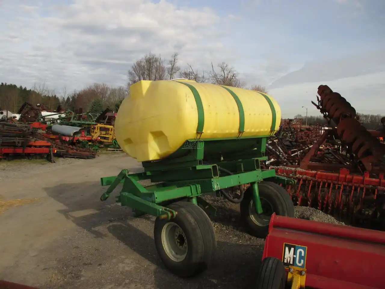 Gallery image 2 for Progressive Turf Equipment 500 GAL Side Dresser