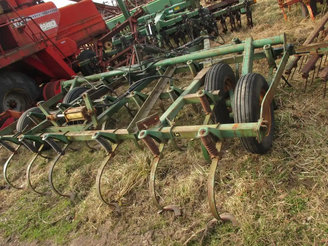 Gallery image 1 for Used John Deere 1000 Cultivator