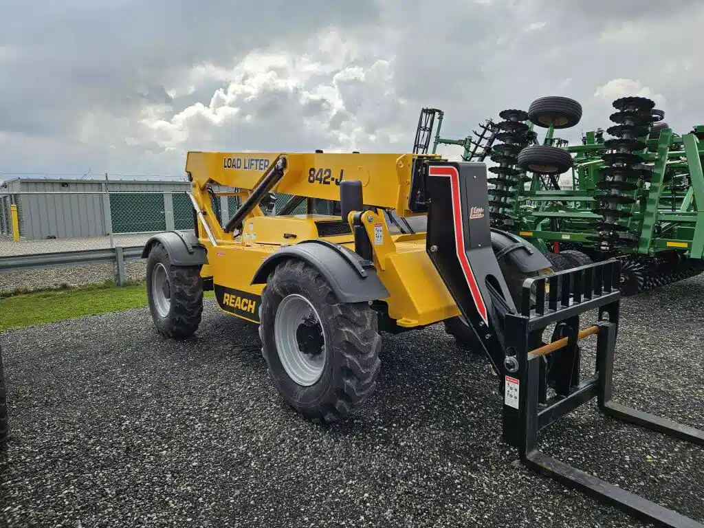 Gallery image 2 for Used 2024 Reach 842 TeleHandler