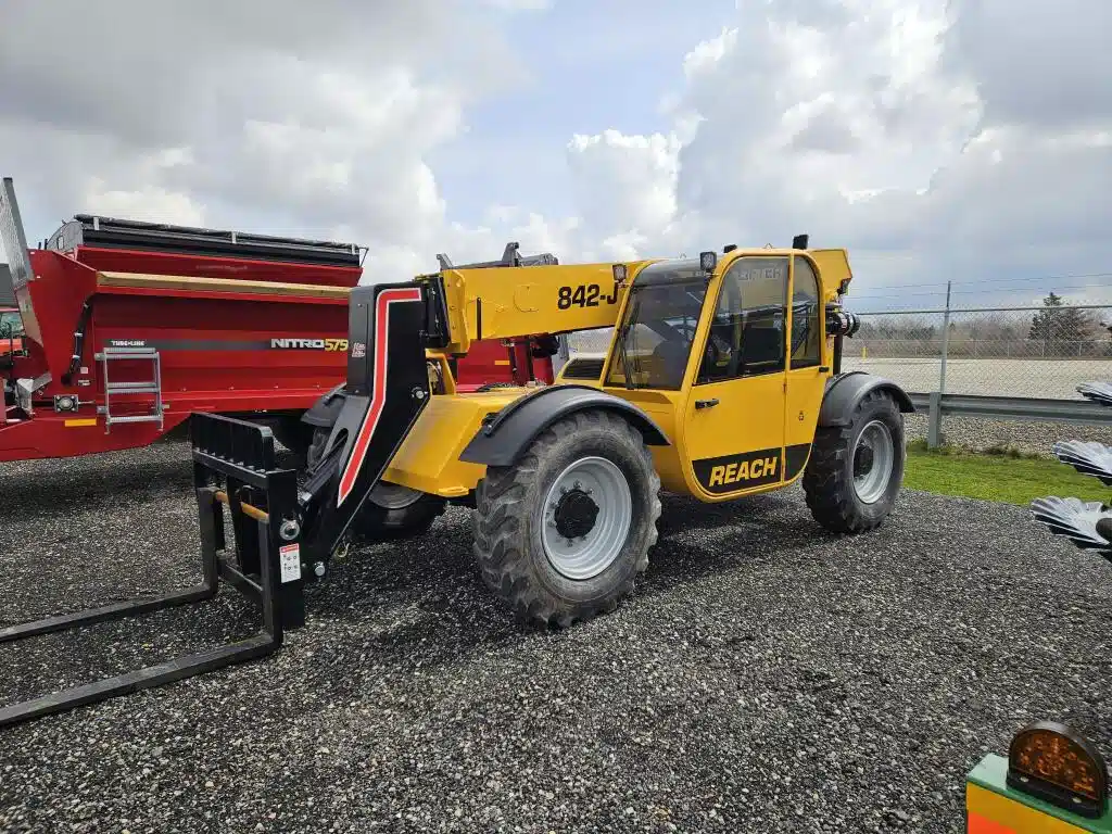 Gallery image 1 for Used 2024 Reach 842 TeleHandler