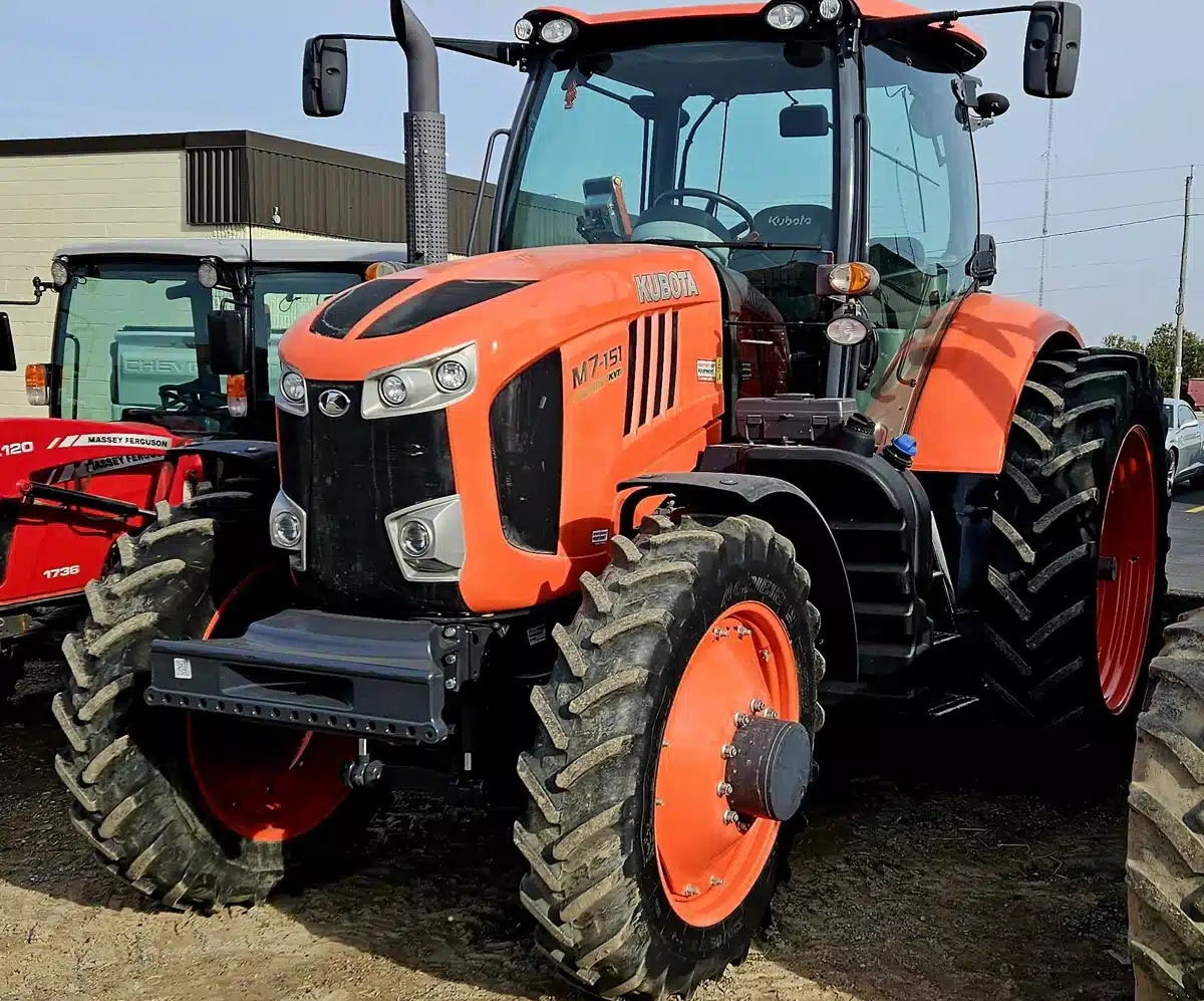 Gallery image 2 for Used 2016 Kubota M7-151 Tractor