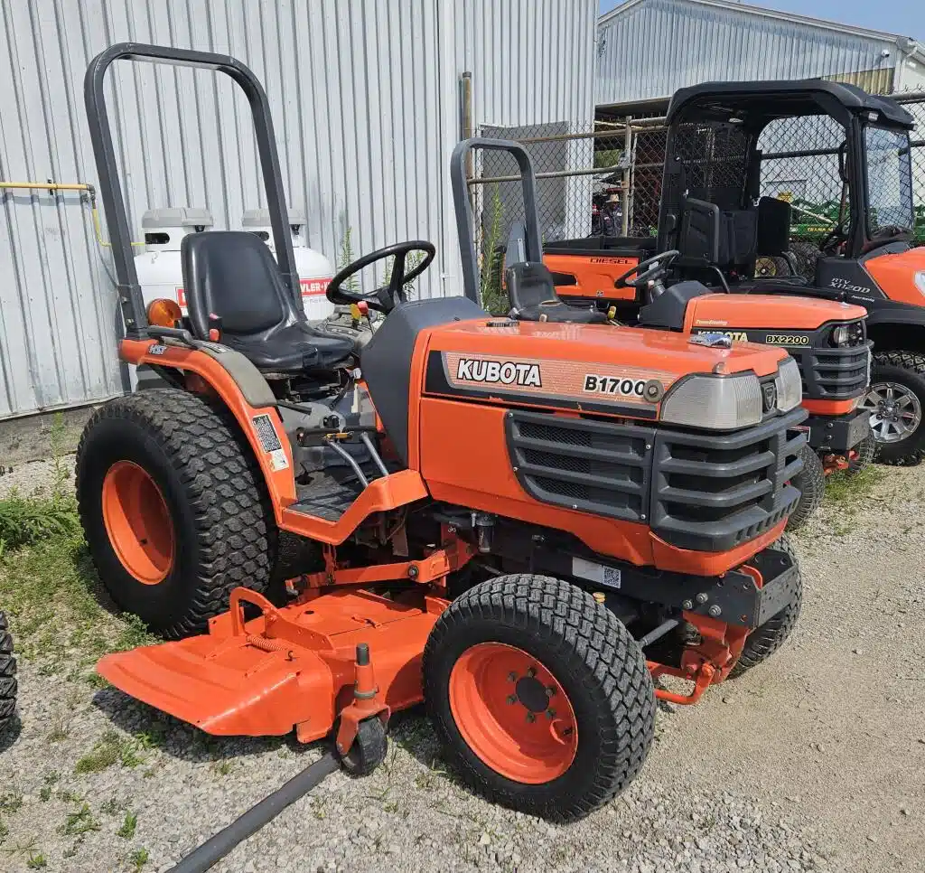 Gallery image 1 for Used 1999 Kubota B1700 Tractor