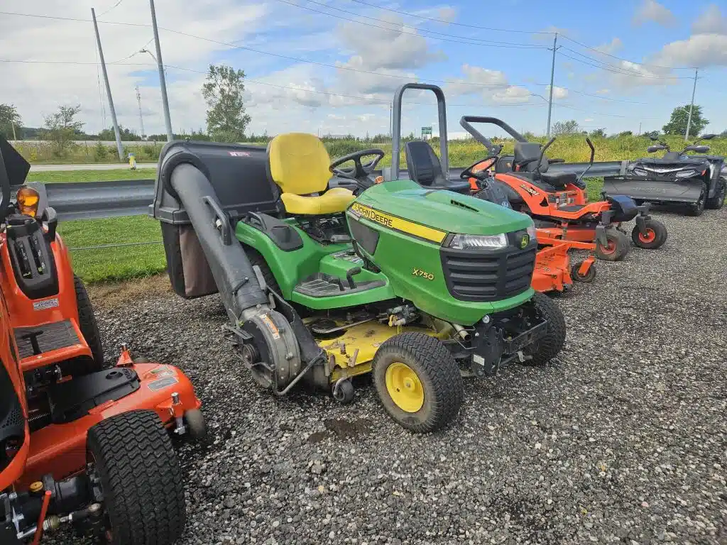 Gallery image 2 for Used 2016 John Deere X750 Lawn Tractor