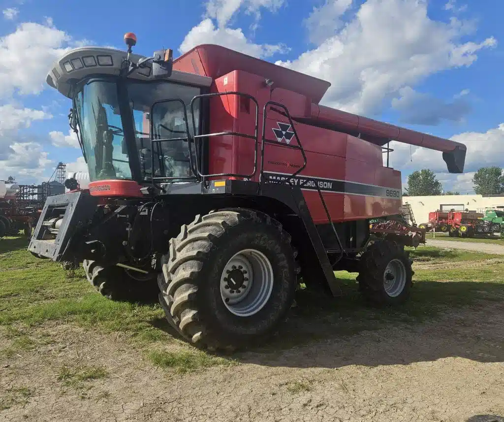 Gallery image 1 for Used 2009 Massey Ferguson 9690 Combine
