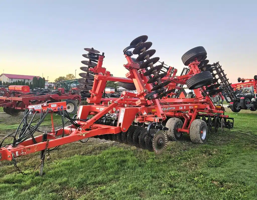 Gallery image 1 for Used 2017 Kuhn Krause 8005-20 Vertical Tillage
