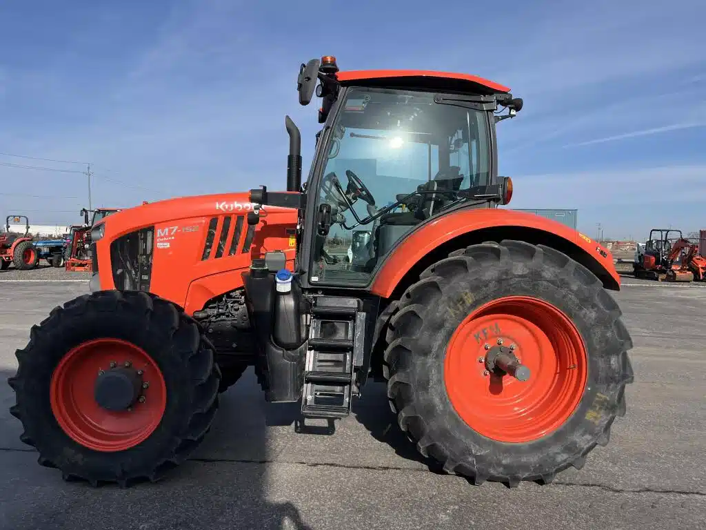 Gallery image 2 for Used 2022 Kubota M7-152 Tractor