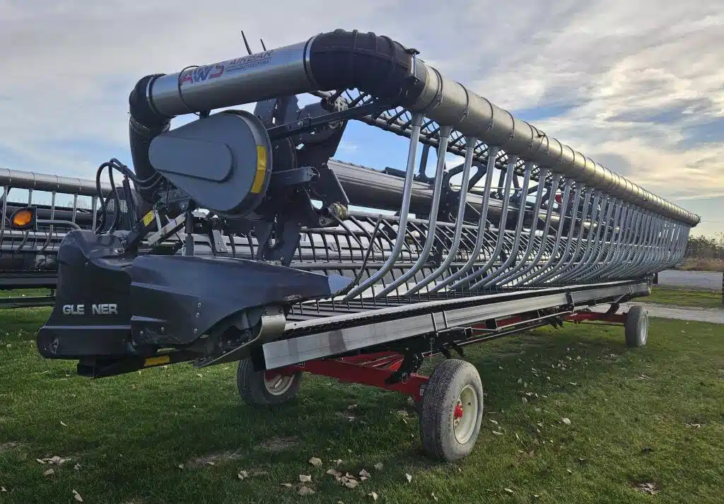 Gallery image 2 for Used Gleaner 9255 Header - Draper