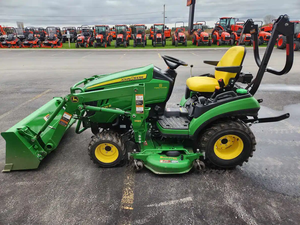 Gallery image 2 for Used 2015 John Deere 1025R Tractor