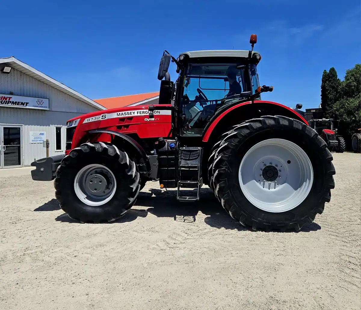 Gallery image 1 for Used 2019 Massey Ferguson 8732 S Tractor