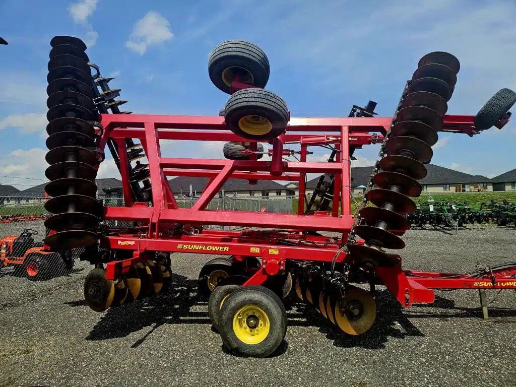 Gallery image 2 for Used 2011 Sunflower 1435 Disc