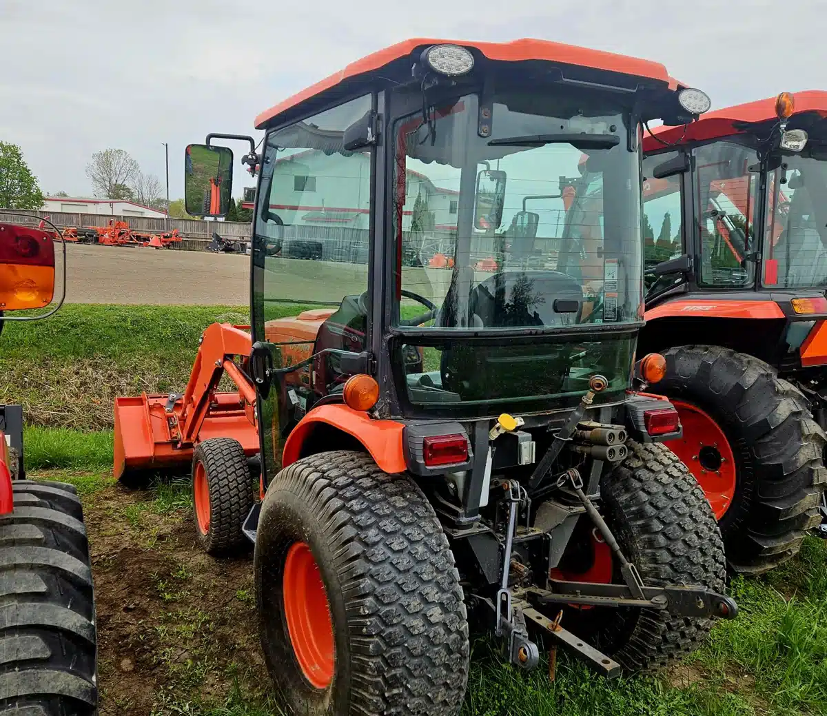 Gallery image 2 for Used 2020 Kubota LX3310 Tractor