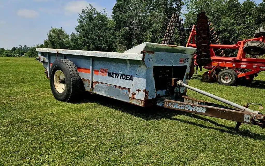 Gallery image 1 for Used New Idea 3622 Manure Spreader