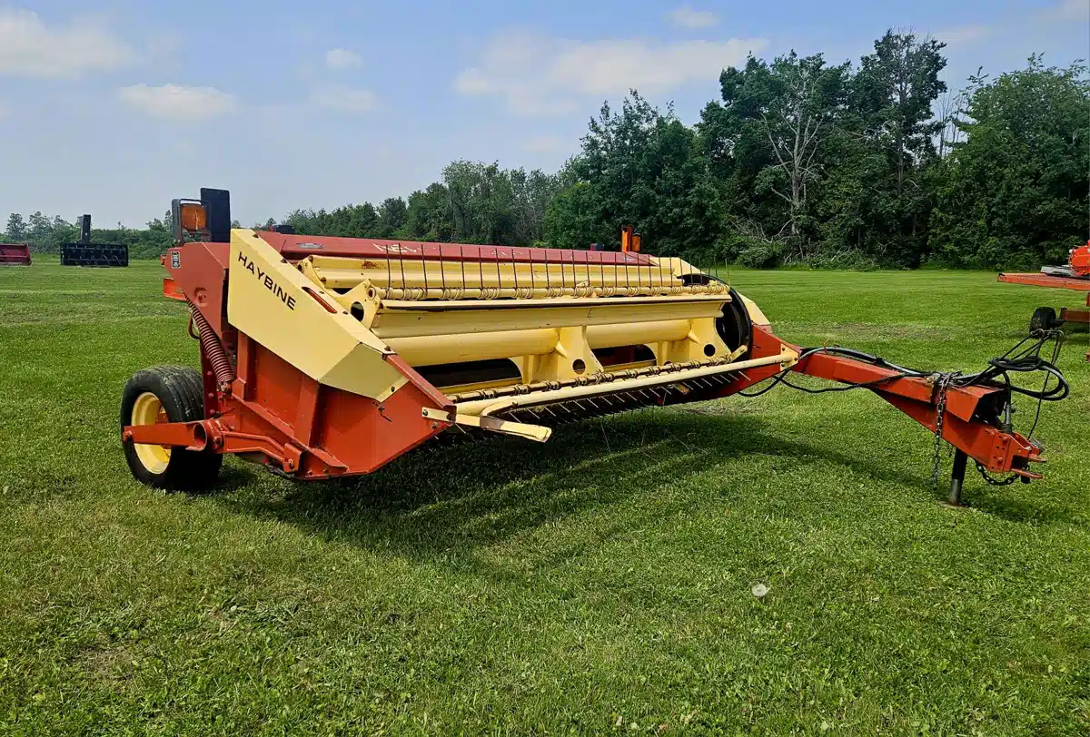 Gallery image 1 for Used 2005 New Holland 1465 Mower Conditioner