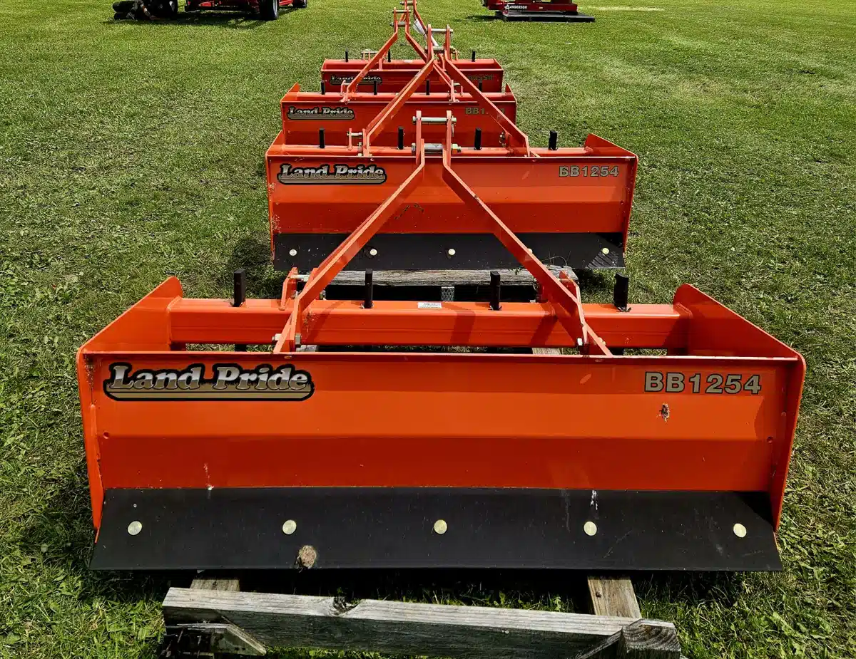 Gallery image 1 for Used Kubota BB1254 Box Scraper