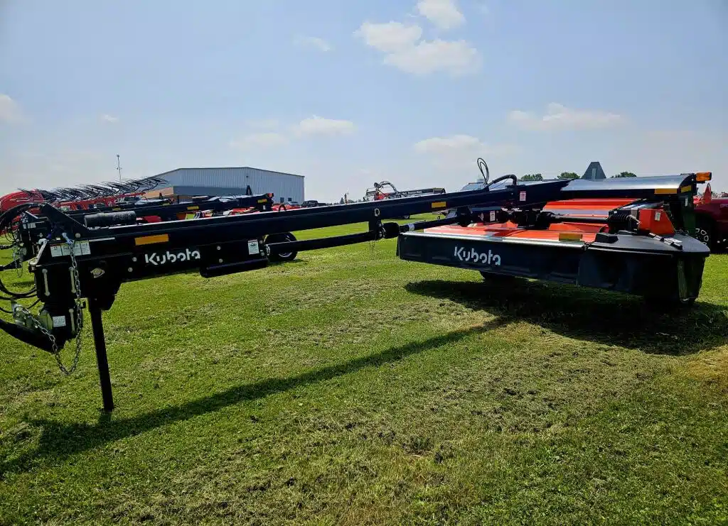 Gallery image 2 for Used Kubota DMC8536T Mower Conditioner