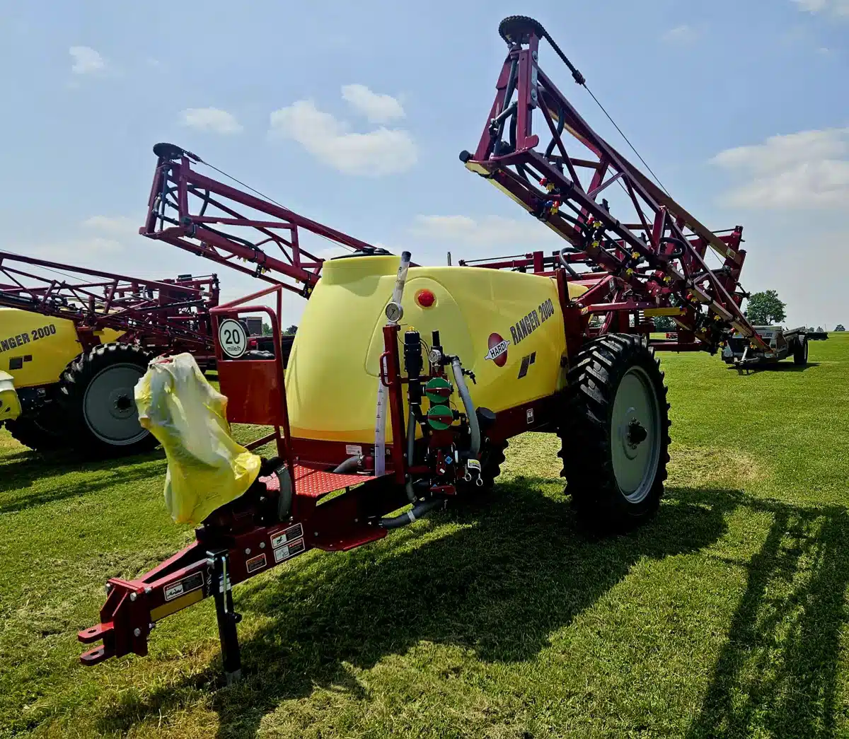 Gallery image 2 for Used Hardi RANGER 2000 Sprayer - Pull Type