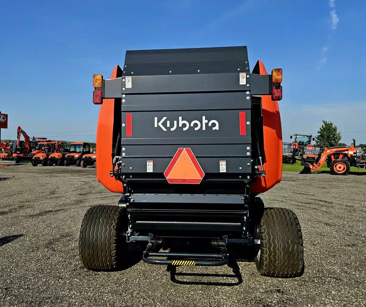 Gallery image 2 for Used Kubota BV5160 Round Baler