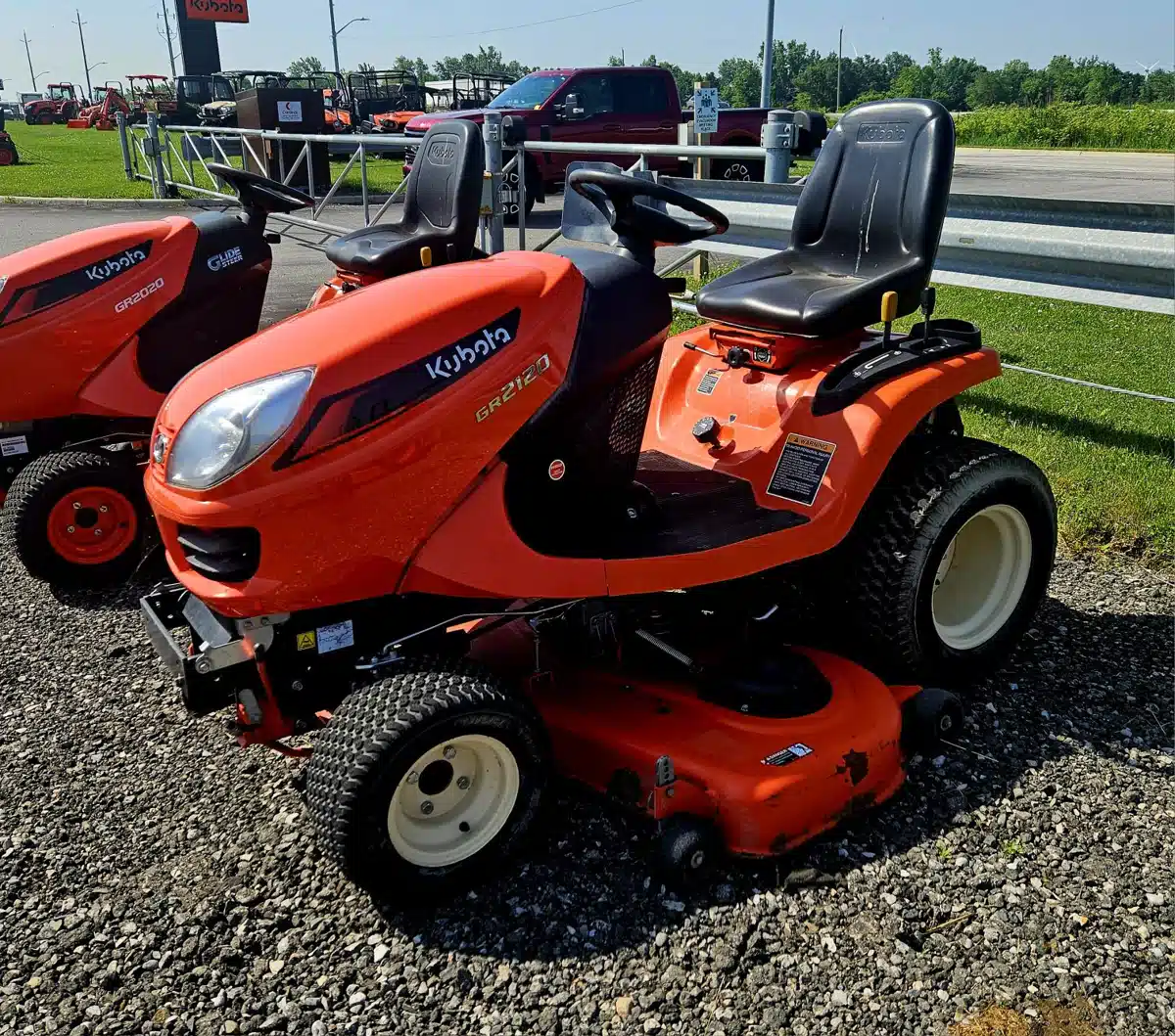 Gallery image 2 for Used 2016 Kubota GR2120 Lawn Tractor