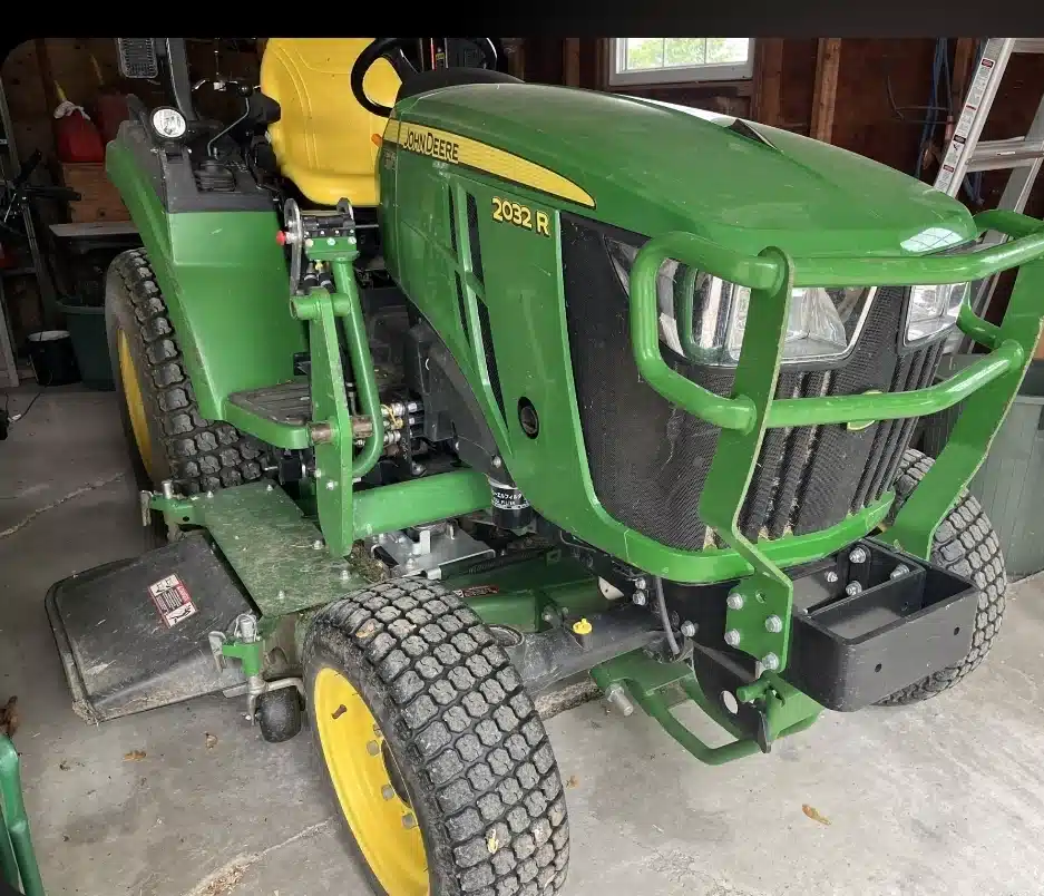 Gallery image 1 for Used 2019 John Deere 2032R Tractor