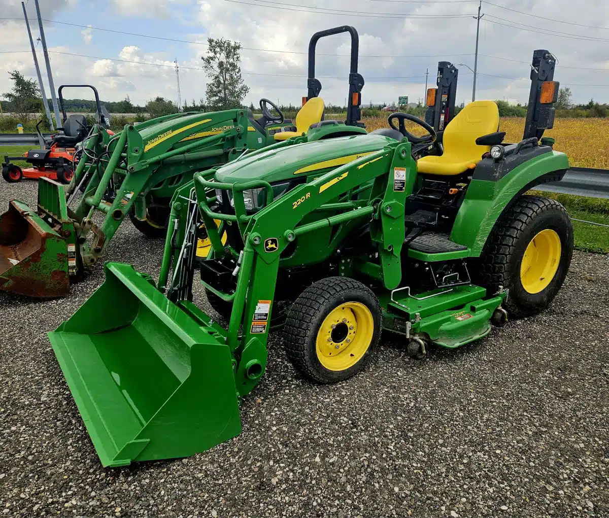 Gallery image 2 for Used 2019 John Deere 2032R Tractor