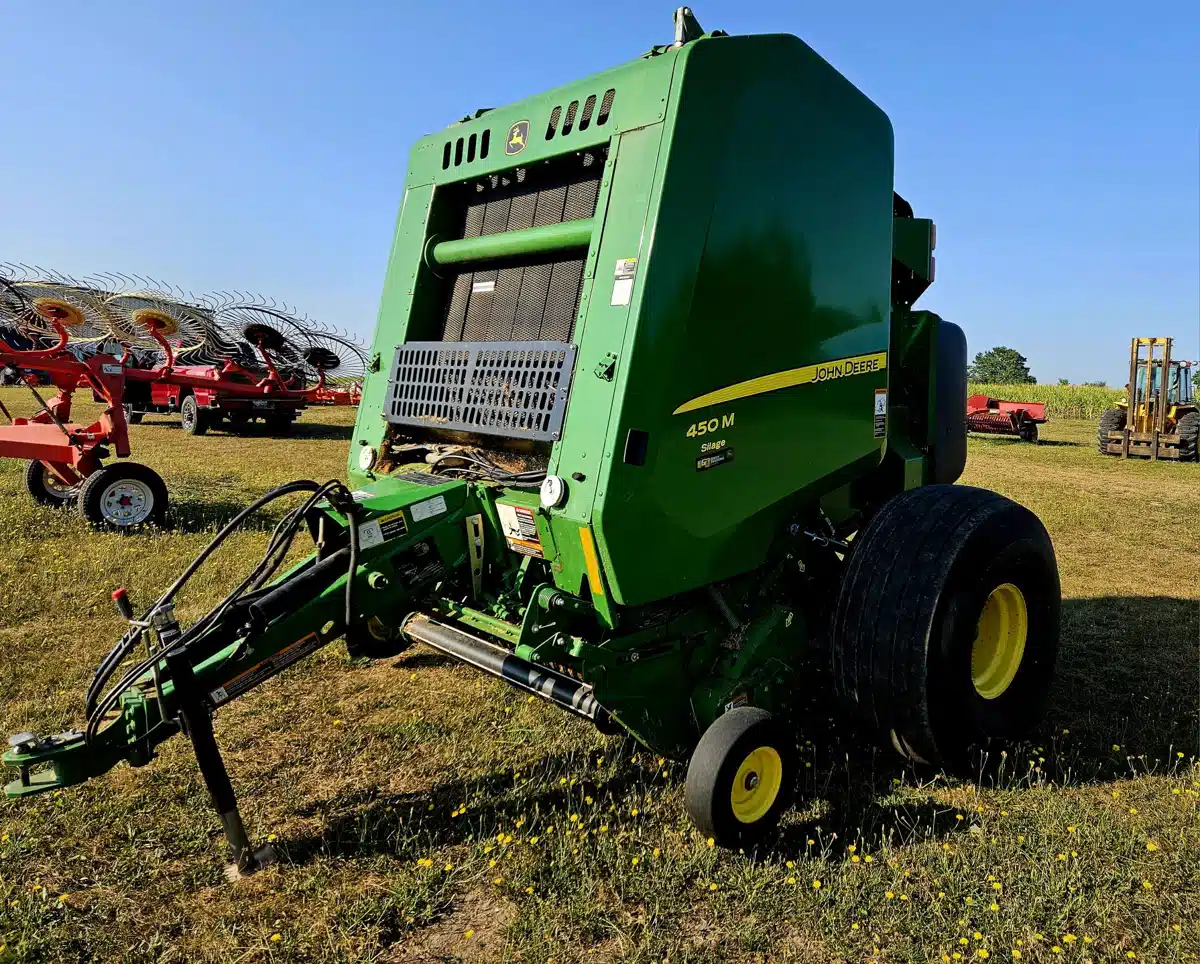 Gallery image 2 for Used 2022 John Deere 540M Round Baler