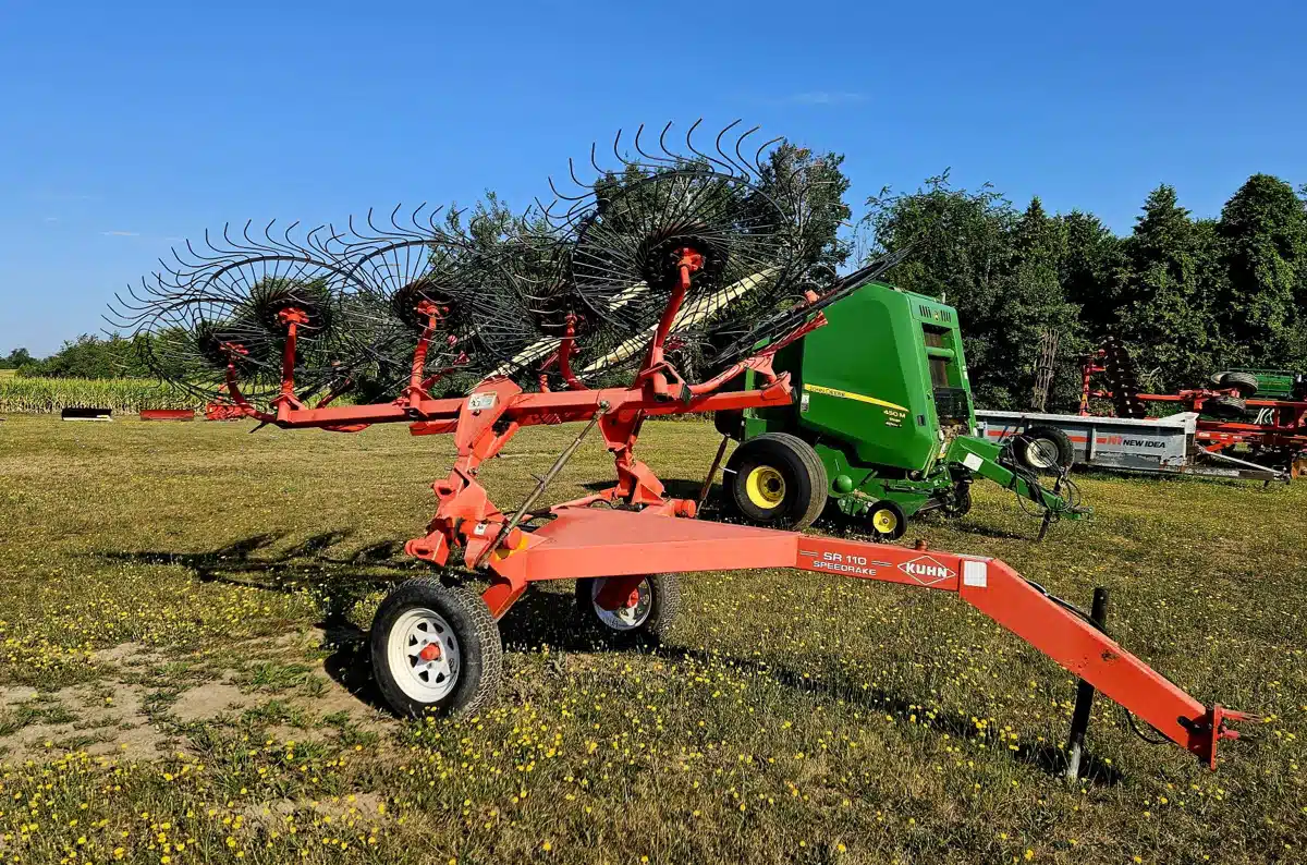 Gallery image 1 for Used Kuhn SR110 Rake