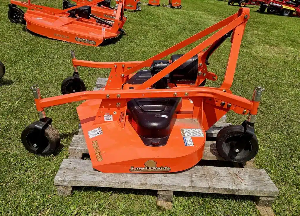 Gallery image 1 for Kubota FDR1660 Mower - Finishing